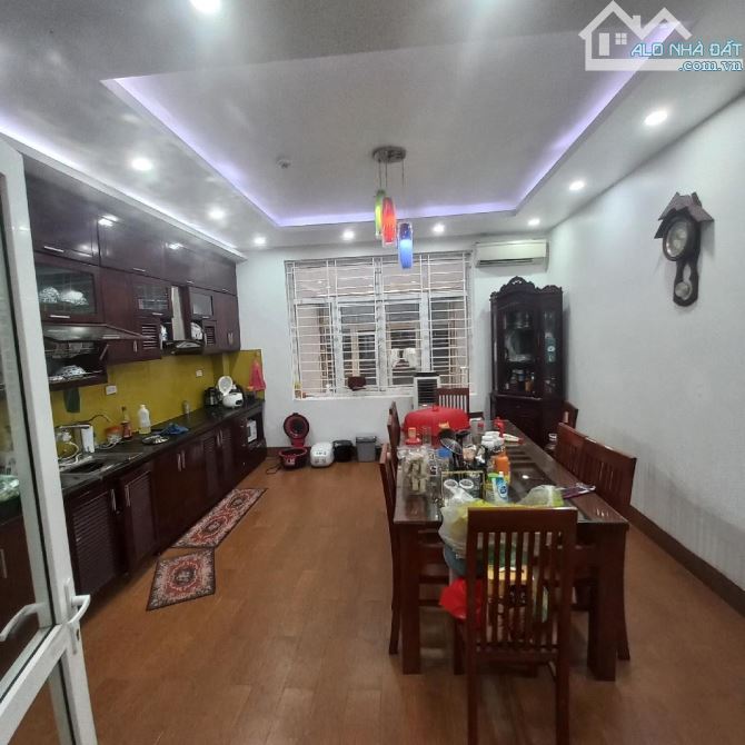 Nhà đẹp phố trung văn, vỉa hè, phân lô oto, view thoáng 80m, 5 tầng