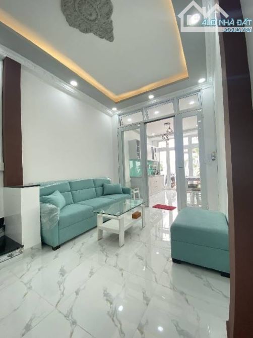 Nhà HXH Hậu Giang 40 m2, tiện xây mới, khu dân trí an ninh ngay cc Him Lam.