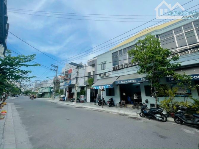 Bán nhà mặt tiền đường Khúc thừa dụ , Phước Long Nha Trang dt 70 m giá 6 tỷ tặng nội thất