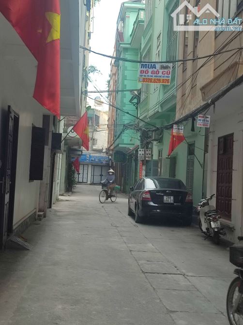 CHỈ 10 TỶ NHỈNH NHÀ PHÂN LÔ NGÕ 147A TÂN MAI HM DTSD 50M. 5T. MT 4,2M. - 2