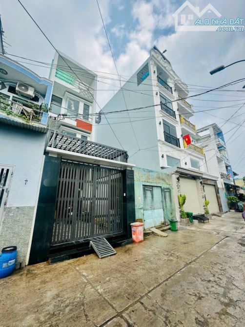 Chủ kẹt tiền bán nhanh căn nhà HXH 8m Bình Long, Tân Phú. Chỉ 4tỷ530 DT 100m2. Tiện KD - 2