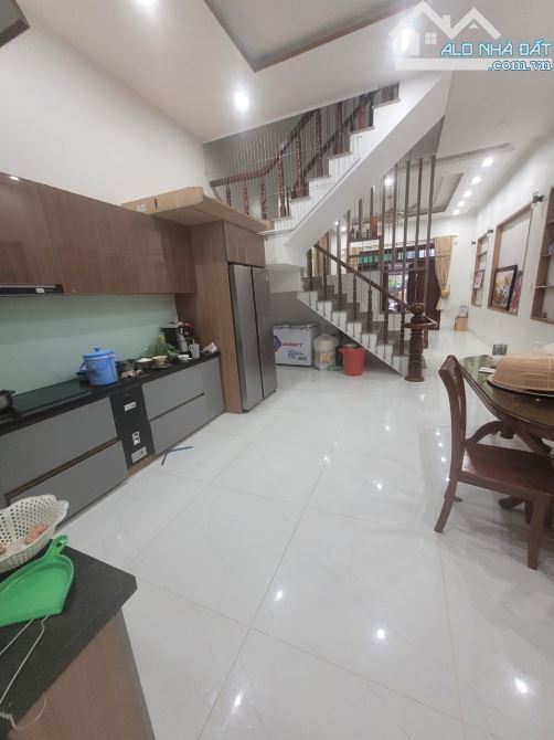 🏡🏡🏡Bán Nhà 1 Trệt 3 Lầu Hoàn Công Mặt Tiền Đường Võ Văn Tần 102M2 (5x20,4) - Giá: 9Tỷ - 3