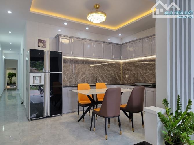 Nhà 2 tầng siêu đẹp, nội thất vip MT Phạm Như Xương, 121m2, đường 7,5m, , gần ĐHSP, giá rẻ - 5