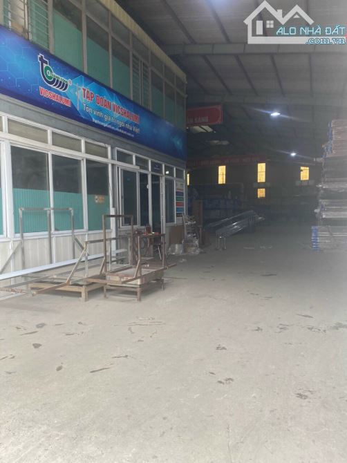 * Cho thuê kho xưởng khung Zamil thị trấn Trạm Trôi - Hoài Đức - Hà Nội, cao 10m: DT 900m2