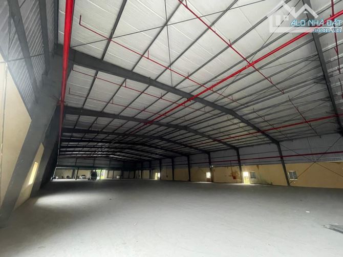 Cho thuê  2400 m 2 kho xưởng và 544 m văn phòng tại Cầu Vượt Phố Nối, Phường Dị Sử, TT Mỹ