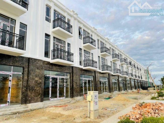 Bán Siêu Phẩm Shophouse Royal Park Mặt Tiền Đường 60m Giá Chỉ 5.1 Tỷ