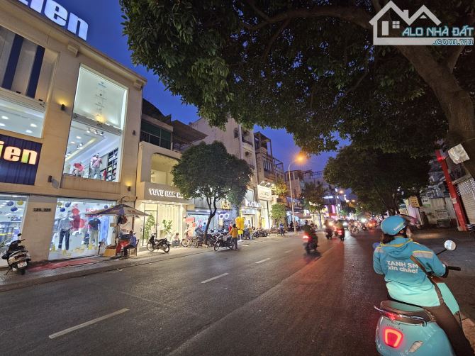 Cho thuê nhà GÓC 2MT 223-225-227 Nguyễn Trãi, Phường Nguyễn Cư Trinh, Quận 1, Hồ Chí Minh - 1
