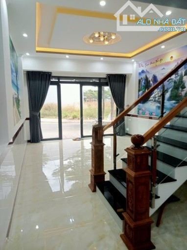 Căn nhà bán gấp đi Úc định cư giá cực lỗ - 1