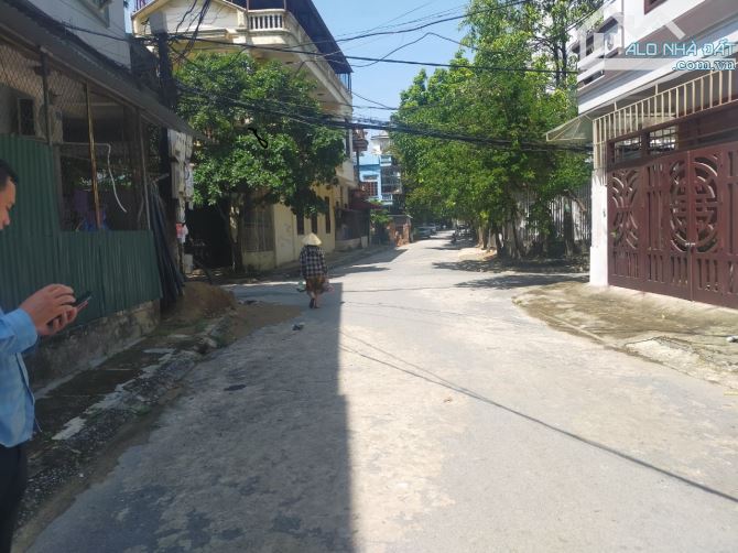 Cần bán nhà đầu ve 4 tầng mặt đường Tôn Quang Phiệt, Phường Đông Thọ, Tp. Thanh Hóa 120m2 - 1