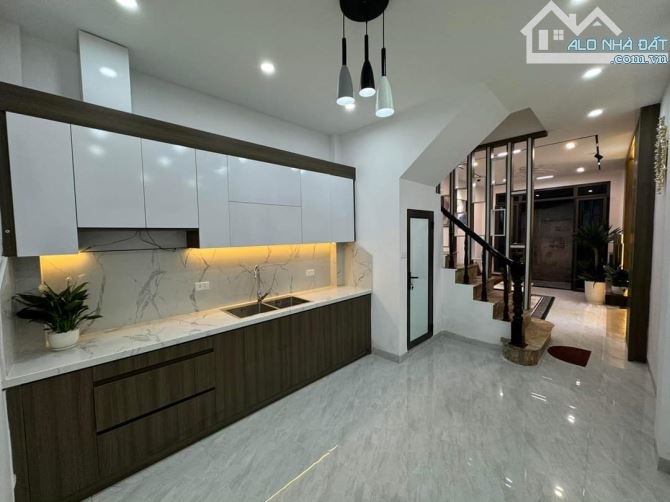 BÁN NHÀ LÔ GÓC QUANG TRUNG - HÀ ĐÔNG - 45M - 7T THANG MÁY - PL  - OTO  - KD - HƠN 16 TỶ. - 3