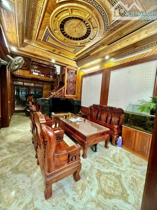Cần bán nhà đầu ve 4 tầng mặt đường Tôn Quang Phiệt, Phường Đông Thọ, Tp. Thanh Hóa 120m2 - 3