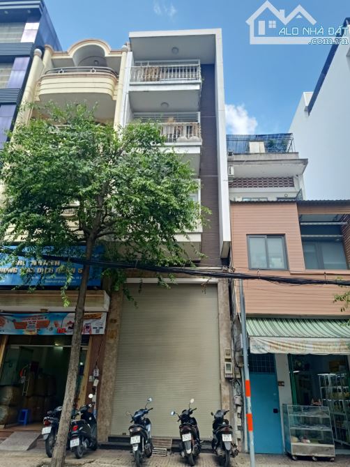 Chính chủ bán nhà mặt tiền đường Ký Hòa, P11, Quận 5. (4x20m) trệt, 3 lầu, giá: 23.9 tỷ