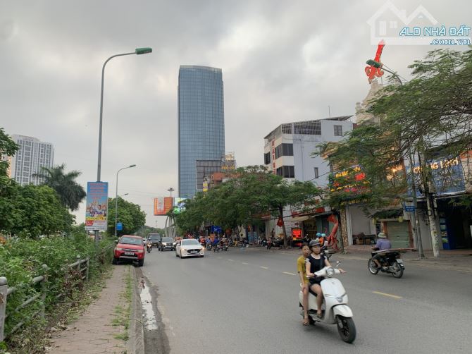 Bán nhà mặt phố Thượng Lý, Hồng Bàng cách Vin 200m chỉ 3,5 tỷ.
