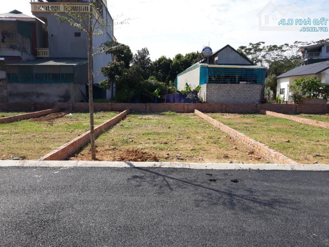 lô góc 100m2 full thổ cư cách trục chính đồng trạng 50m. 300m ra tới ql 21 giá nhỉnh 2ty