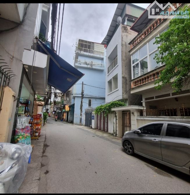 Bán nhà 101M2 X 4 tầng MT 6,1M ôTô đỗ cửa,  Phố Lạc Long Quân, gần Chợ Bưởi