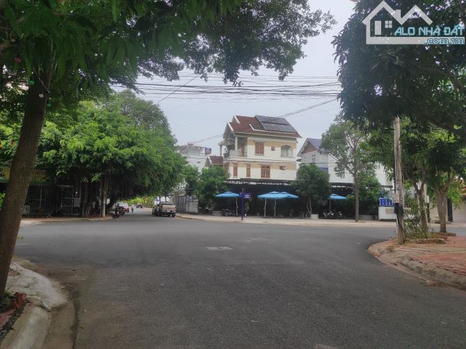 BÁN 2 LÔ ĐẤT VỊ TRÍ CĂN GÓC ĐỐI DIỆN CÔNG VIÊN TRUNG TÂM CHÍ LINH 1 P10 THÀNH PHỐ VŨNG TÀU