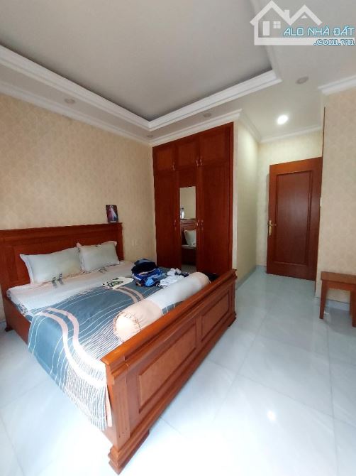 NHÀ PHỐ 5 TẦNG - THANG MÁY  - KHU PHÂN LÔ CAO CẤP ĐƯỜNG SỐ HOÀNG QUỐC VIỆT, P. PHÚ MỸ, Q7 - 1