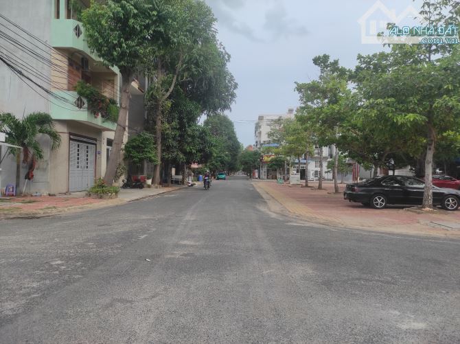 BÁN 2 LÔ ĐẤT VỊ TRÍ CĂN GÓC ĐỐI DIỆN CÔNG VIÊN TRUNG TÂM CHÍ LINH 1 P10 THÀNH PHỐ VŨNG TÀU - 1