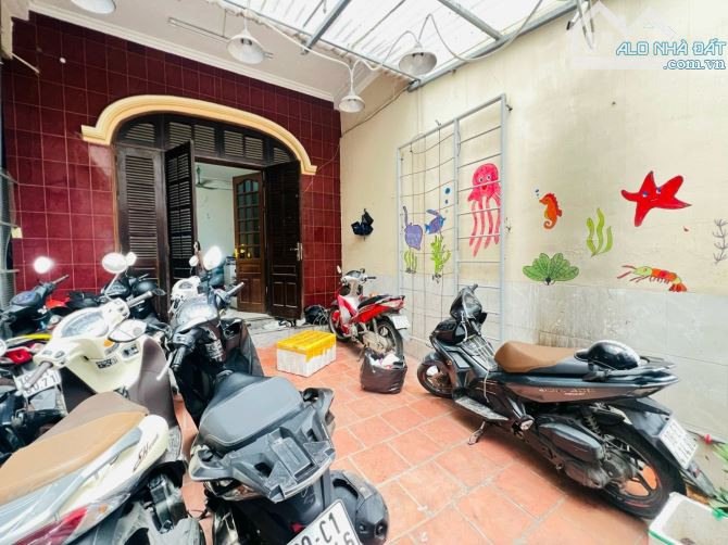 Bán nhà 76m2 Giải Phóng, 2 mặt thoáng, ngõ ô tô tránh chỉ 15 tỷ - 1