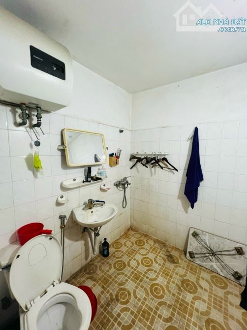 Bán nhà 76m2 Giải Phóng, 2 mặt thoáng, ngõ ô tô tránh chỉ 15 tỷ - 2