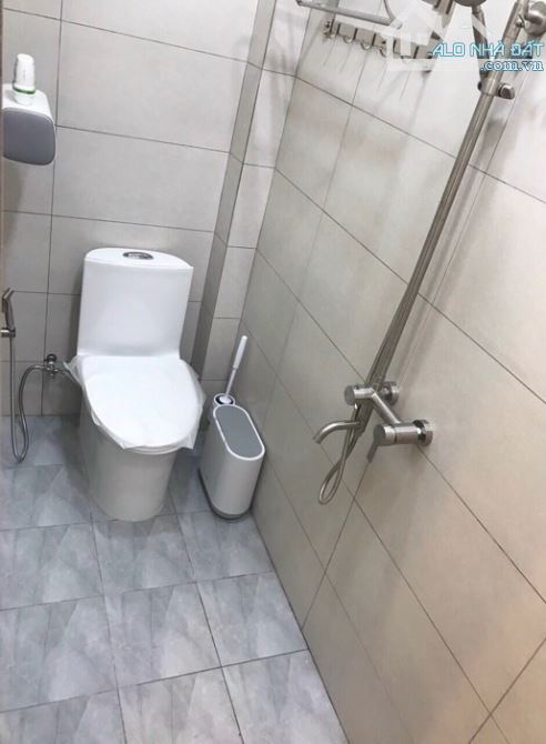 Nhà nhỏ xinh mới xây Bình Tây, 16m2, chỉ cần xách vali vào ở cho gd trẻ - 3