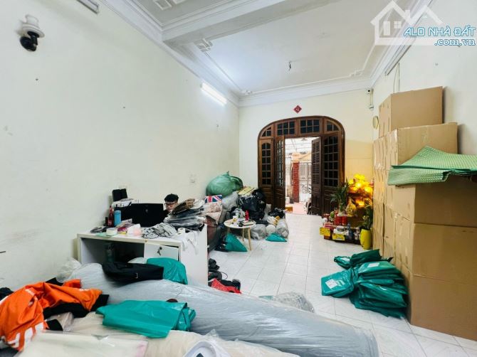 Bán nhà 76m2 Giải Phóng, 2 mặt thoáng, ngõ ô tô tránh chỉ 15 tỷ - 4