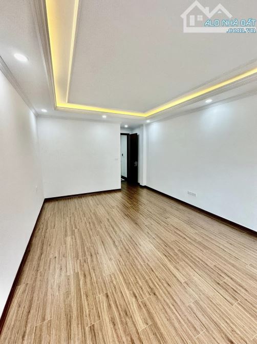 Giá giật mình! Bán nhà phố Khương Đình, 100m ra phố, nhà mới 6 tầng, thang máy, 40m2*6T - 5