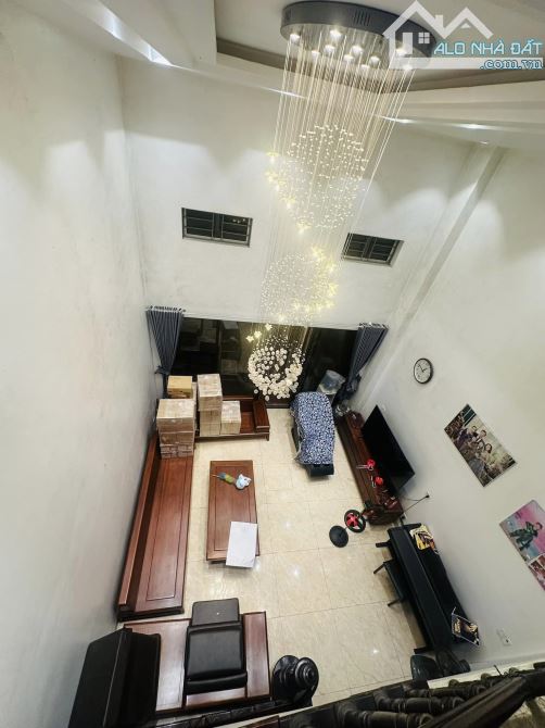 BÁN NHÀ 2 THOÁNG TRƯỚC SAU 17 TỶ 90m 6 TẦNG MT 5m GARA Ô TÔ 7 CHỖ LẠC LONG QUÂN CẦU GIẤY - 6