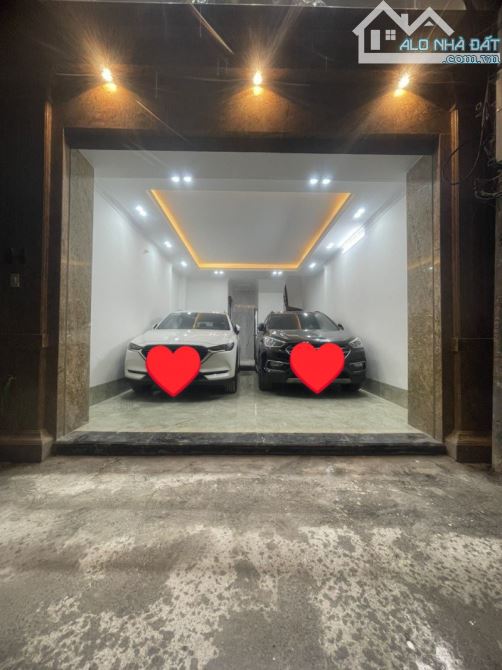 Bán nhà phố Vương Thừa Vũ 47m x 6 T x MT 5.1m x 15.9 tỷ. Gara ô tô,Thang máy.