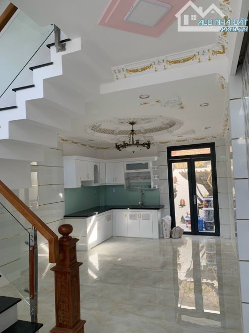 HƯƠNG LỘ 2 ,BÌNH TÂN , GIẢM THÊM 300TR.GIÁ CHỈ CÒN 4.9 TỶ .HẺM Ô TÔ. DT 72M2.
