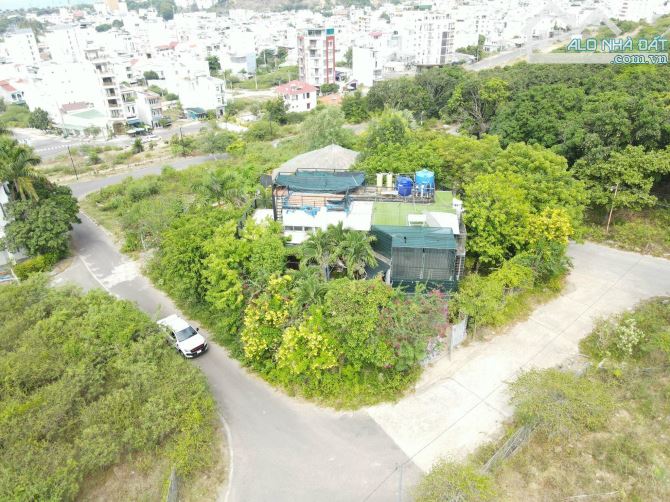 💠🌸 Cần bán căn biệt thự đồi 3 mặt tiền view biển đường Nguyễn Dữ, Vĩnh Hoà, Nha Trang
