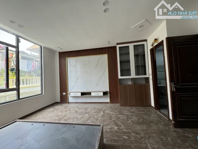 Bán nhà phố Vương Thừa Vũ 47m x 6 T x MT 5.1m x 15.9 tỷ. Gara ô tô,Thang máy. - 1