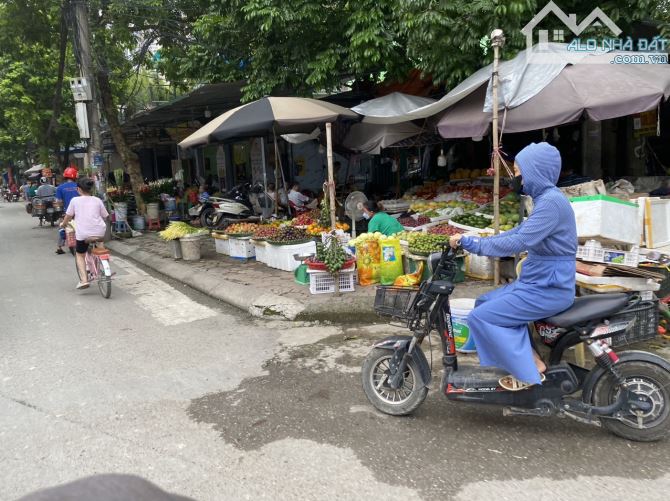 BÁN ĐẤT THỊ TRẤN ĐÔNG ANH - DT: 47M GIÁ CHỈ 2,8 TỶ -  GẦN CHỢ - Ô TÔ ĐỖ TRƯỚC CỬA - 2