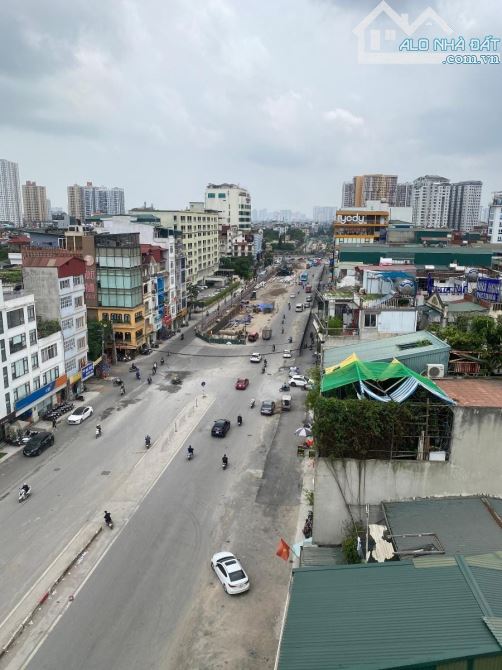 TÒA NHÀ MẶT ĐƯỜNG KIM ĐỒNG, 120M2 - 10 TẦNG, THANG MÁY, VỈA HÈ RỘNG, KINH DOANH.