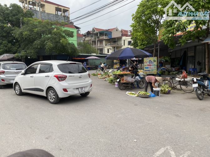 BÁN ĐẤT THỊ TRẤN ĐÔNG ANH - DT: 47M GIÁ CHỈ 2,8 TỶ -  GẦN CHỢ - Ô TÔ ĐỖ TRƯỚC CỬA - 3