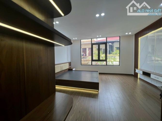 Bán nhà phố Vương Thừa Vũ 47m x 6 T x MT 5.1m x 15.9 tỷ. Gara ô tô,Thang máy. - 3