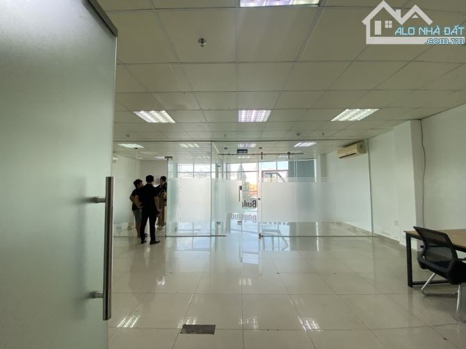 Cho thuê văn phòng Quận 2 - giá rẻ, 50m2 - 100m2 - 150m2, ngăn sẵn phòng, Free xe máy - 4