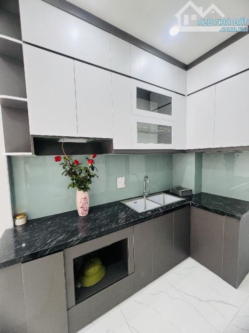 Bán nhà di trạch,ngõ nông ô tô gần 5 tầng mới cứng giá chỉ nhỉnh 4 tỷ - 4