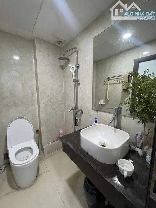 DUY NHẤT 1 CĂN, Mặt phố Trung Hoà, giá chỉ 18 tỷ, 48m² x 5 tầng, vỉa hè rộng, kd sầm uất. - 6