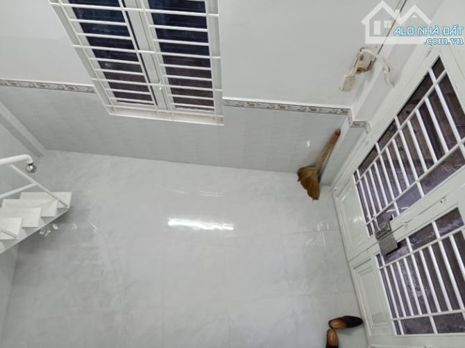 Nhà mới xinh hẻm ba gác thông Tân Hòa Đông 30m2, 2 tầng BTCT 2 PN, hàng xóm thân thiện