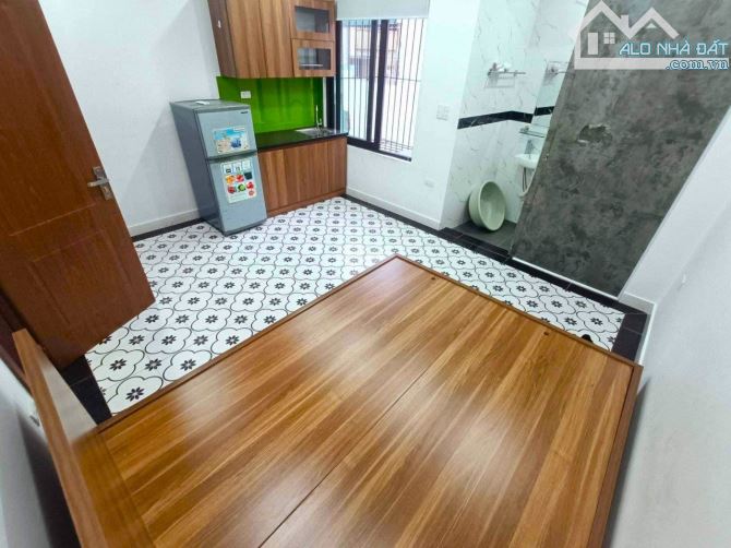 BÁN GẤP CCMN NGUYỄN ĐỨC CẢNH  - THANG MÁY - Ô TÔ ĐỖ CỬA - 75M2 - 6TẦNG
