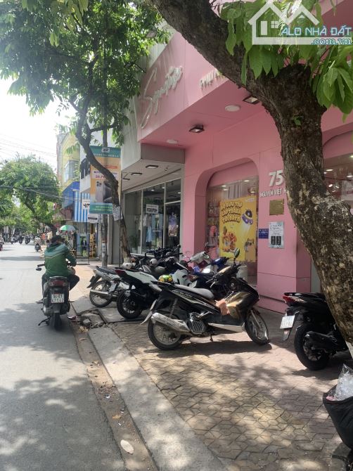 Nhà GÓC 2 mặt tiền đường Nguyễn Việt Hồng ngang 9m đang cho thuê tầm 50 triệu/tháng - 1