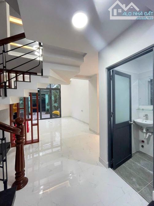 Nhà Bán Gấp Q12 Sát Gò Vấp- 65M2 ( 5 x 13) - 3 Tầng - Hẻm Xe Tải Thông Chỉ Hơn 4tỷ. - 1