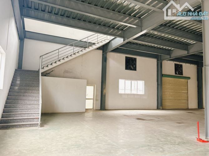 Cho thuê 1.600m2( 800m2x 2 tầng) nhà xưởng tiêu chuẩn có PCCC  tại khu công nghiệp Phú Ngh - 2