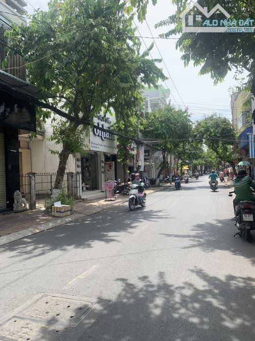 Nhà GÓC 2 mặt tiền đường Nguyễn Việt Hồng ngang 9m đang cho thuê tầm 50 triệu/tháng - 2