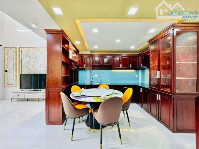 BÁN NHÀ SƯ VẠN HẠNH P12 Q10. DT: 50,2M2, GIÁ: 3TỶ740 - 7