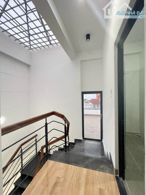 Nhà Bán Gấp Q12 Sát Gò Vấp- 65M2 ( 5 x 13) - 3 Tầng - Hẻm Xe Tải Thông Chỉ Hơn 4tỷ. - 7