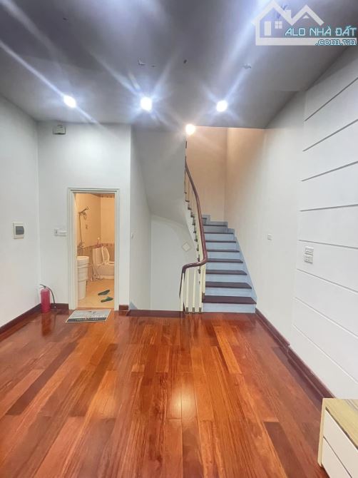 BÁN NHÀ LÔ GÓC 26 TỶ 75m 5 TẦNG MT 10m VỈA HÈ Ô TÔ TRÁNH KINH DOANH ĐƯỜNG BƯỞI BA ĐÌNH - 8