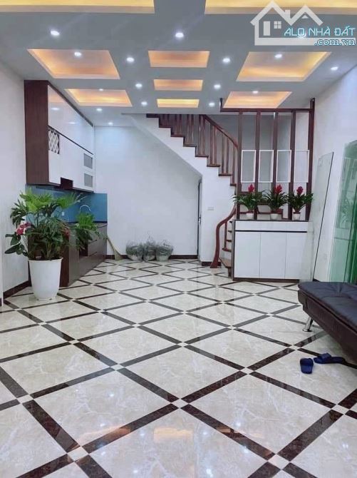 Bán nhà 5 tầng phố Ô Cách, ngõ nông- 2 mặt thoáng sáng; 45m², 4.5 tỷ