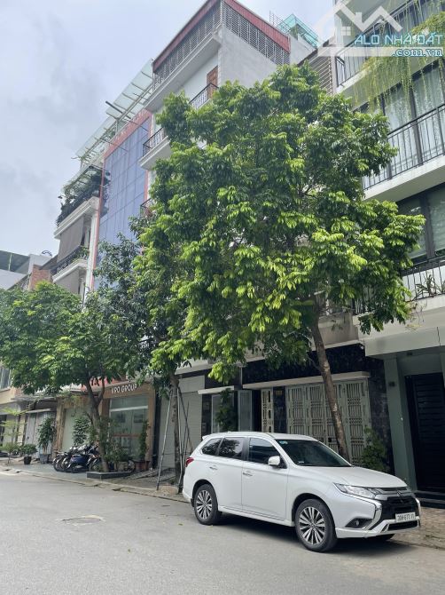 Bán Biệt thự Khu đô thị Văn Phú, HĐ, 200m2 x mặt tiền 10m, thiết kế 3 tầng đẹp,  Gara ô tô